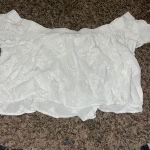 White forever 21 crop top hangs off shoulder